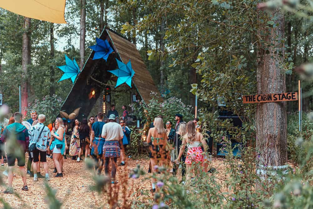 Houtsnippers op een festival